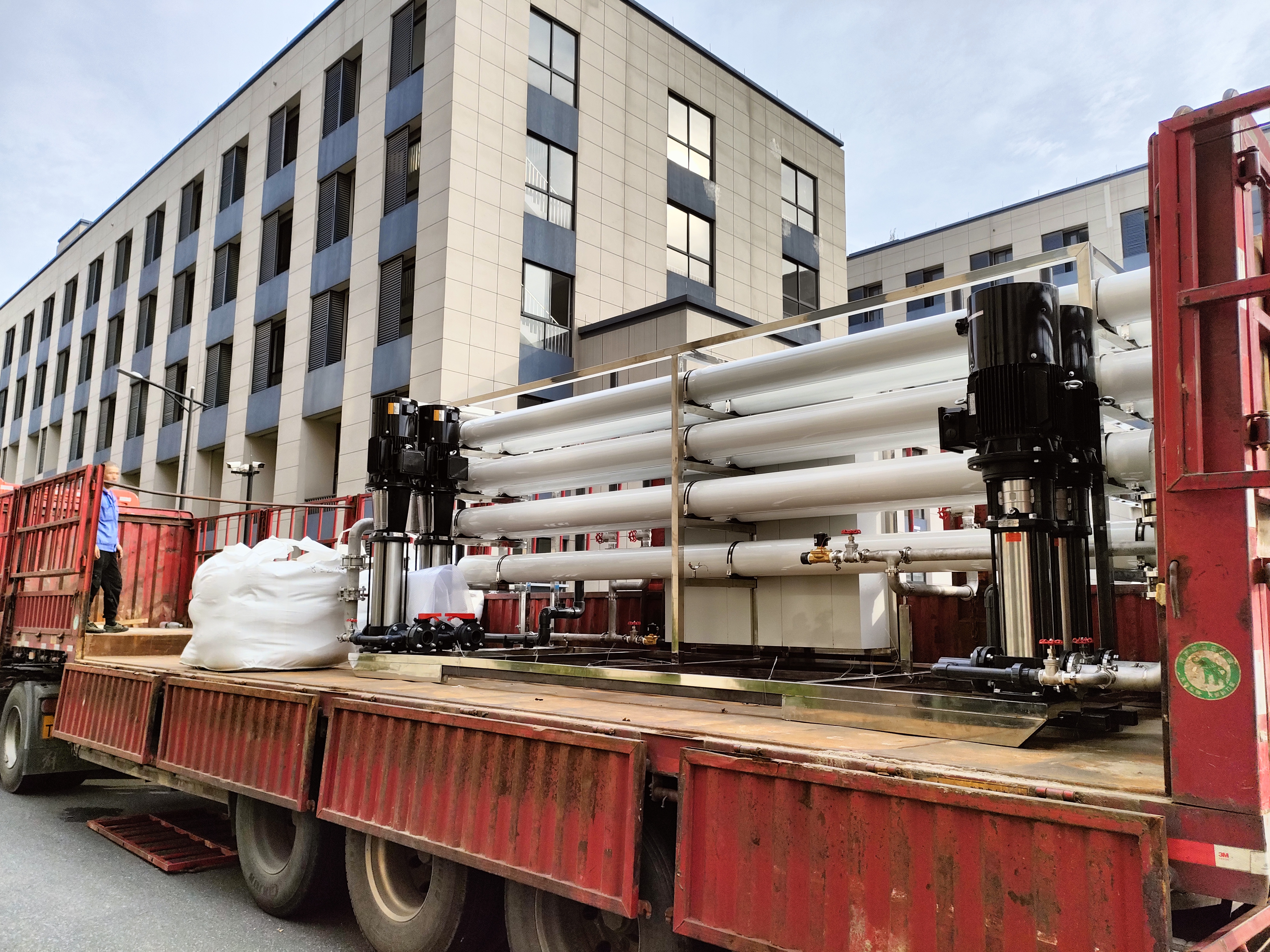 广东15吨超纯水设备(图6) 68c52a369c041f8346fe3fc2fccb736.jpg