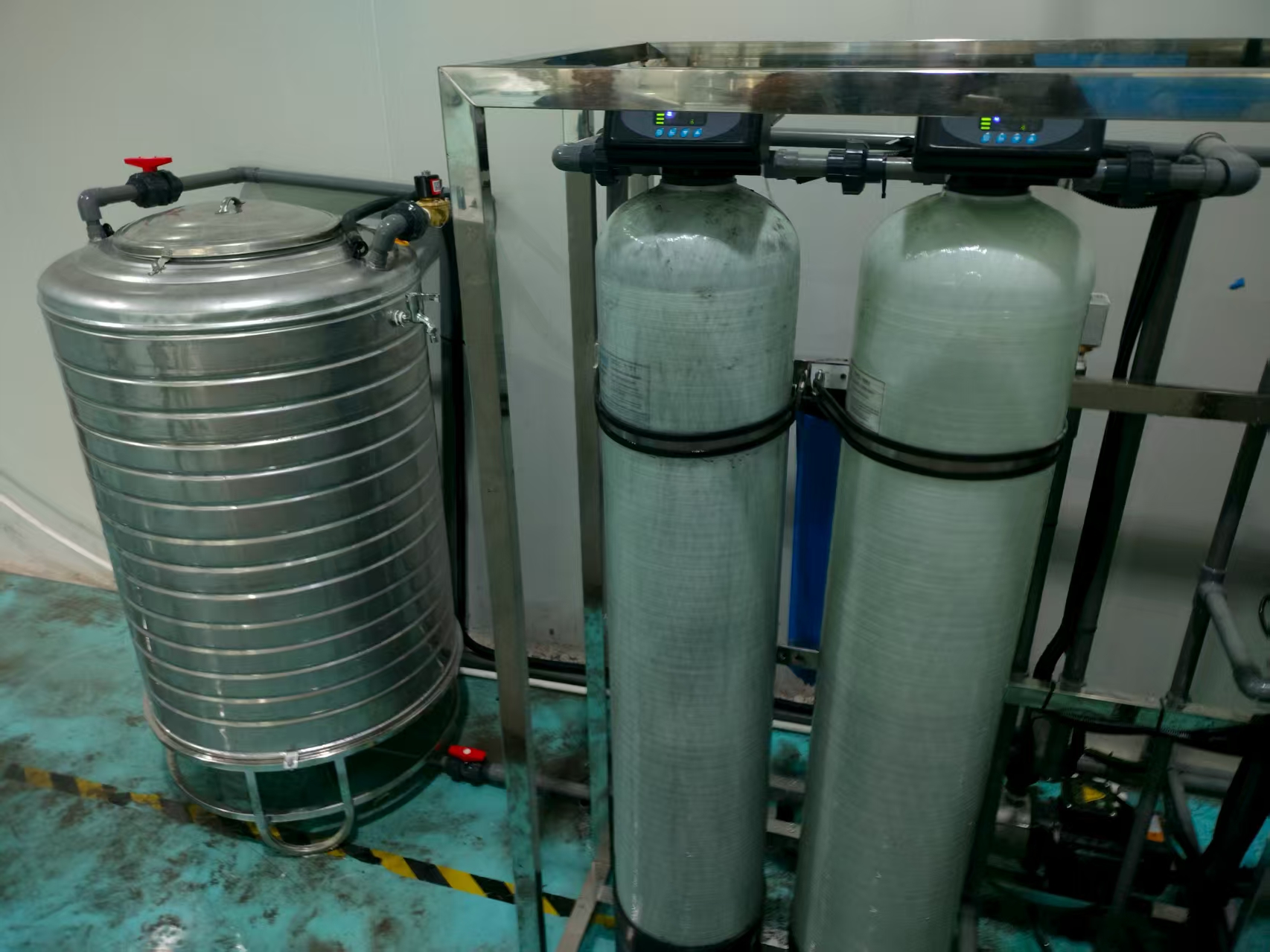 浙江南浔0.5吨纯水设备(图2) 浙江南浔0.5吨纯水设备2.jpg