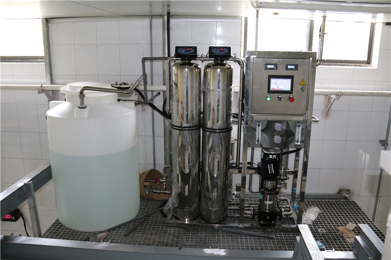 无锡天棚冠豪食品有限公司软化水设备