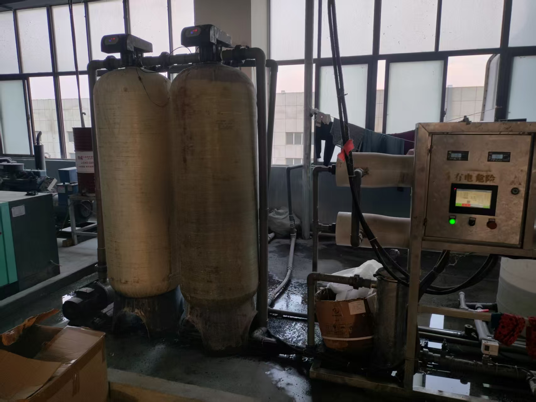 泗阳4吨纯水设备(图1) 2025.12.7-1泗阳4吨纯水换耗材.jpg