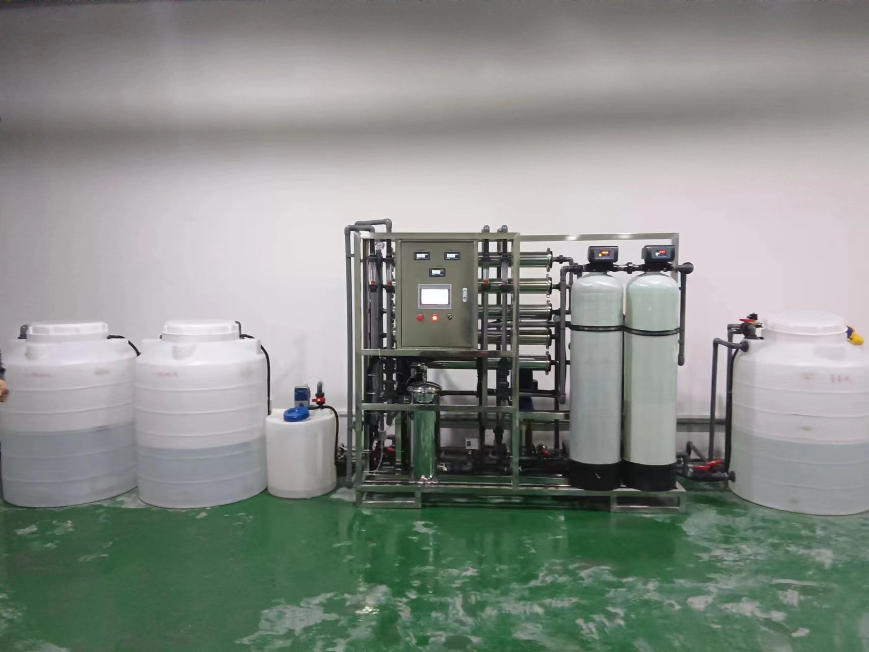 纯水的4个常见误区(图1) c928a465acb3f9b7c0266bf9ab2e76f9.jpg